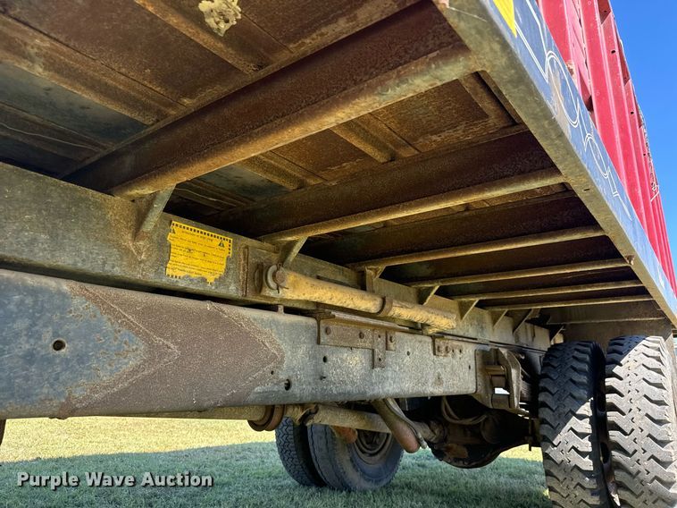 image for item MV9225 1974 GMC 6000 grain truck