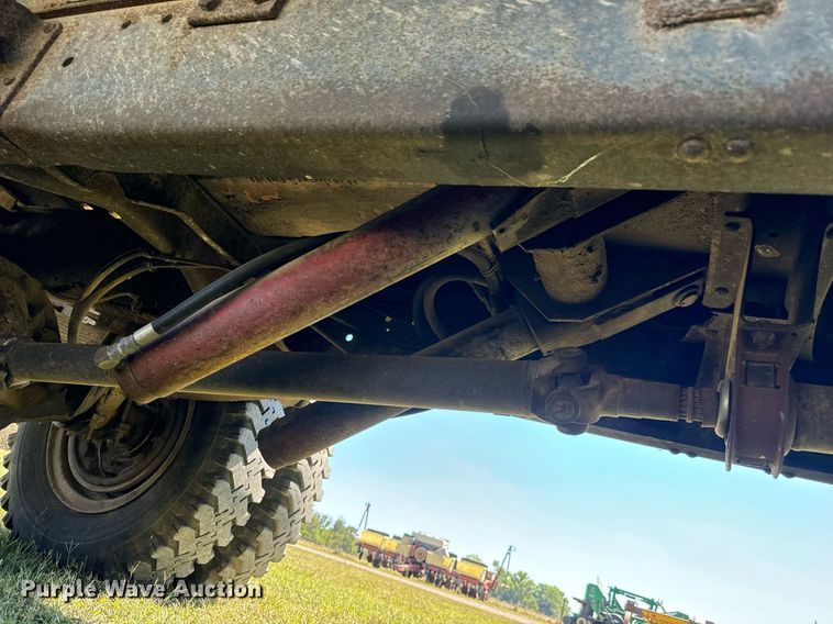 image for item MV9225 1974 GMC 6000 grain truck