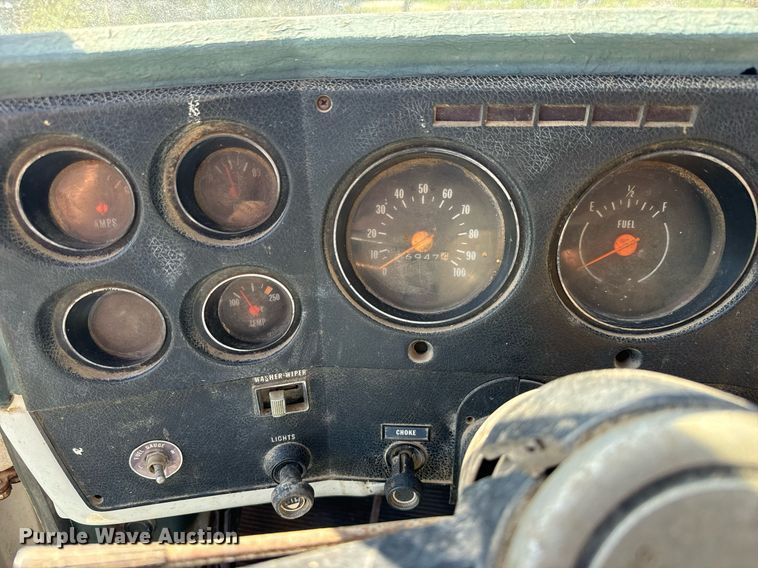 image for item MV9225 1974 GMC 6000 grain truck