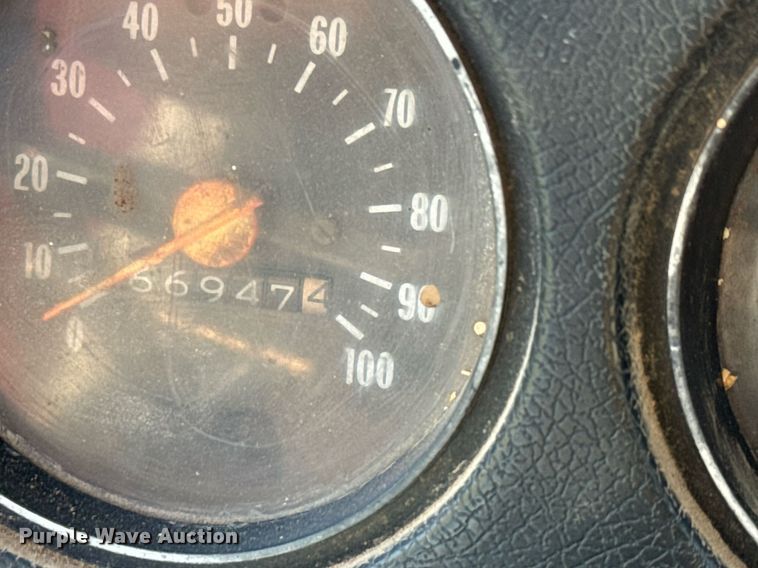 image for item MV9225 1974 GMC 6000 grain truck