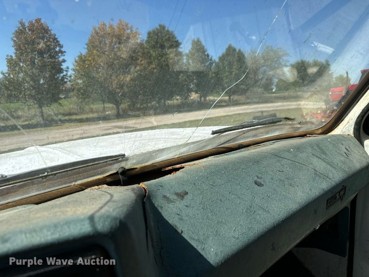 image for item MV9225 1974 GMC 6000 grain truck