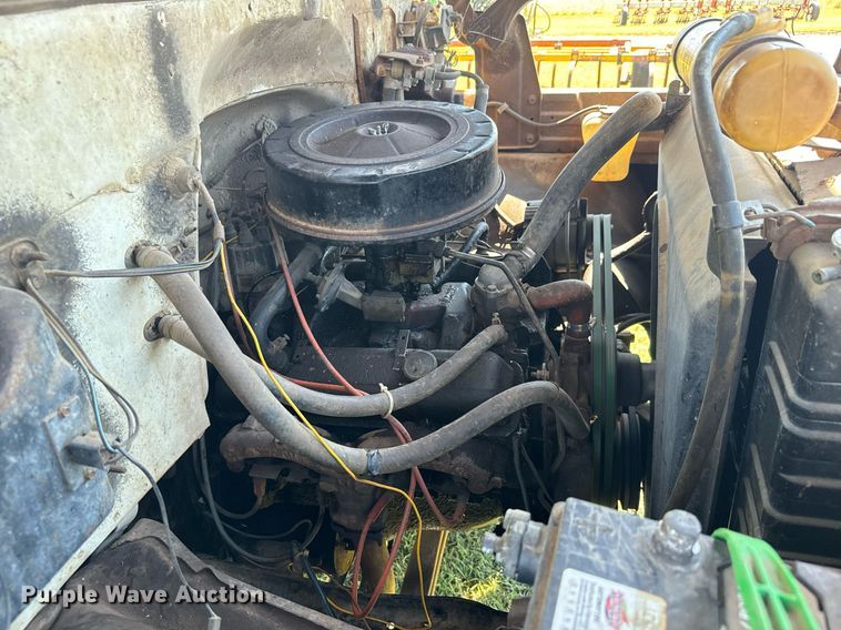 image for item MV9225 1974 GMC 6000 grain truck