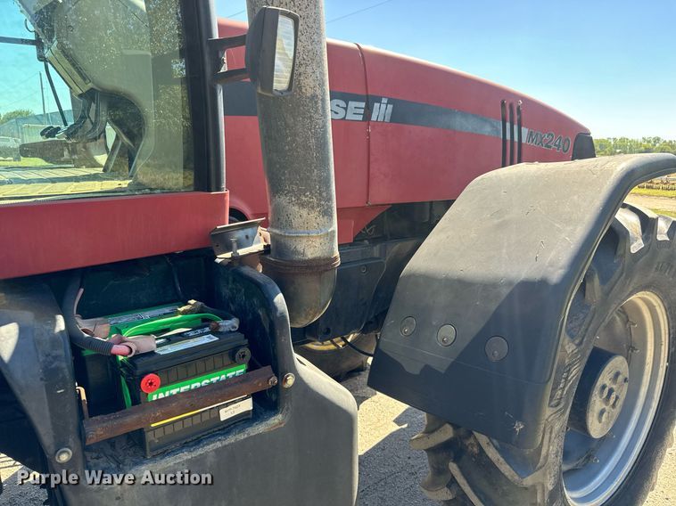 image for item MV9226 2001 Case IH Magnum MX240 MFWD tractor