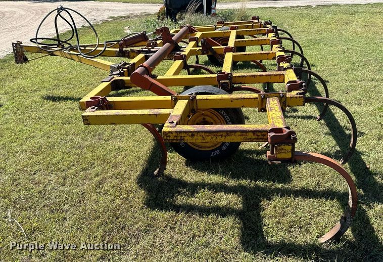 image for item MV9229 Chisel