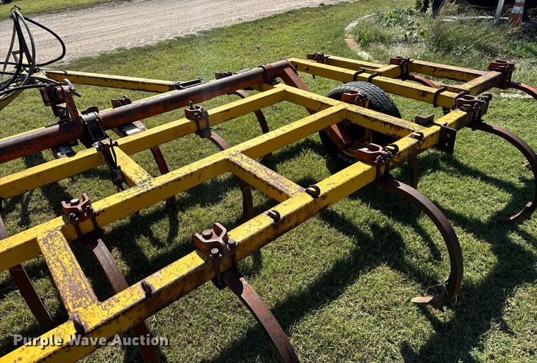 image for item MV9229 Chisel