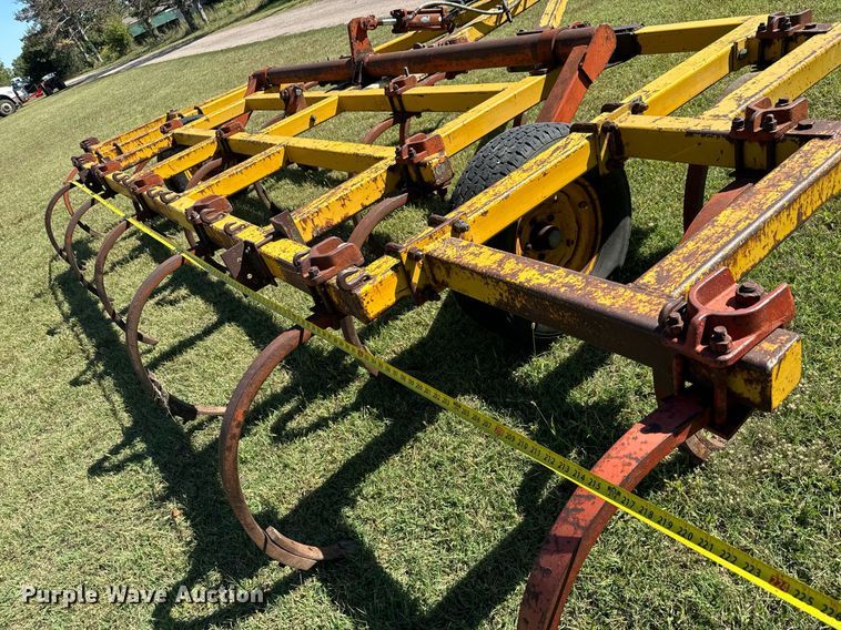 image for item MV9229 Chisel