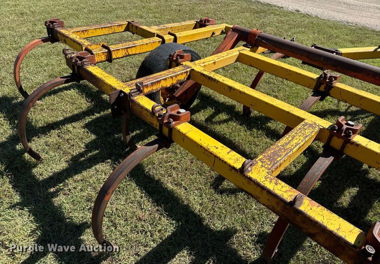 image for item MV9229 Chisel