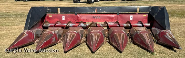 image for item MV9238 1998 Case IH 1063 corn head