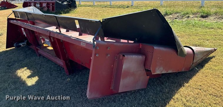 image for item MV9238 1998 Case IH 1063 corn head