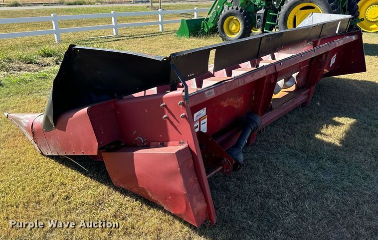 image for item MV9238 1998 Case IH 1063 corn head