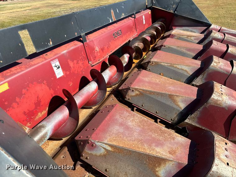 image for item MV9238 1998 Case IH 1063 corn head