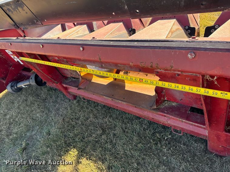 image for item MV9238 1998 Case IH 1063 corn head