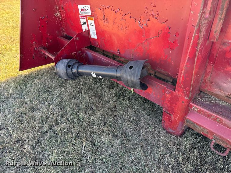 image for item MV9238 1998 Case IH 1063 corn head