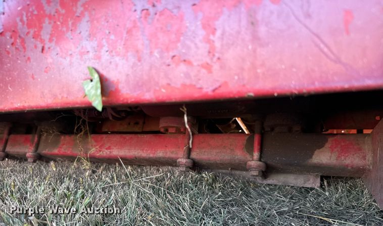 image for item MV9238 1998 Case IH 1063 corn head