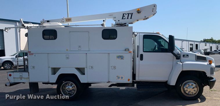 image for item DM1824 2007 Chevrolet  C4500 bucket truck