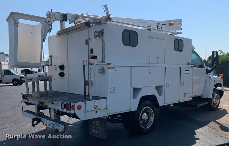 image for item DM1824 2007 Chevrolet  C4500 bucket truck