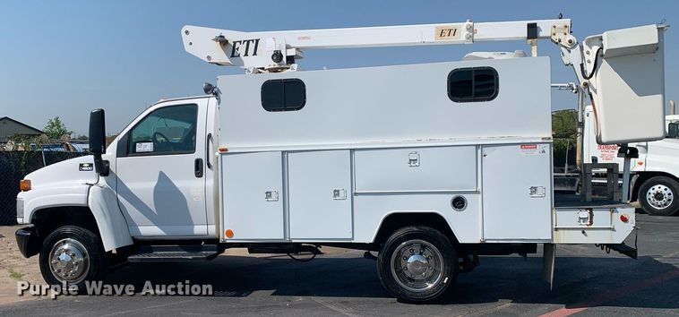 image for item DM1824 2007 Chevrolet  C4500 bucket truck