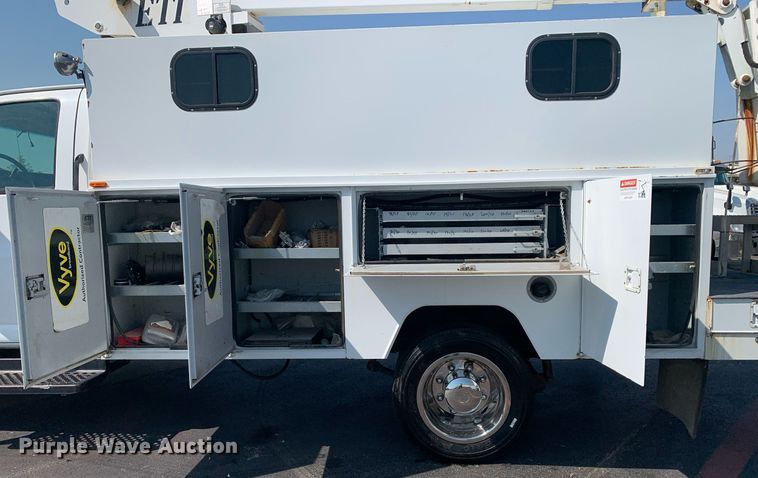 image for item DM1824 2007 Chevrolet  C4500 bucket truck