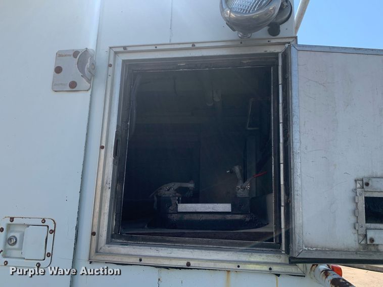 image for item DM1824 2007 Chevrolet  C4500 bucket truck