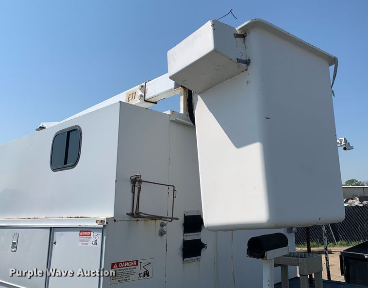 image for item DM1824 2007 Chevrolet  C4500 bucket truck