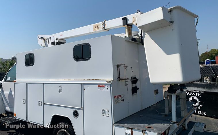 image for item DM1824 2007 Chevrolet  C4500 bucket truck