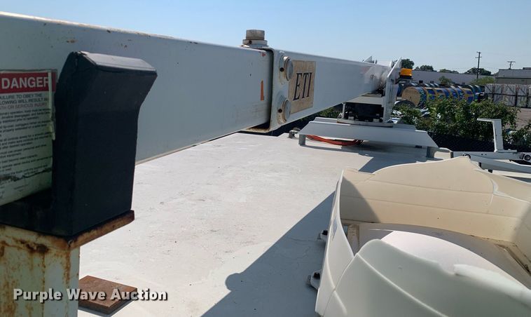 image for item DM1824 2007 Chevrolet  C4500 bucket truck