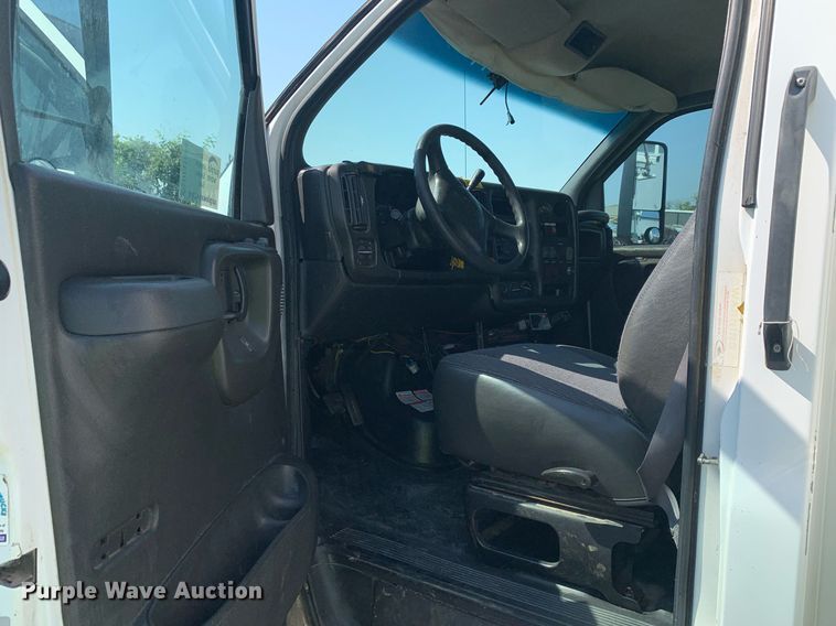 image for item DM1824 2007 Chevrolet  C4500 bucket truck
