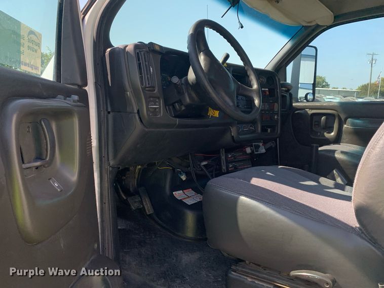 image for item DM1824 2007 Chevrolet  C4500 bucket truck