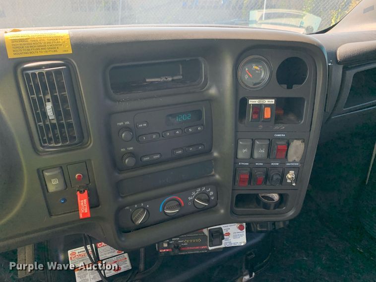 image for item DM1824 2007 Chevrolet  C4500 bucket truck