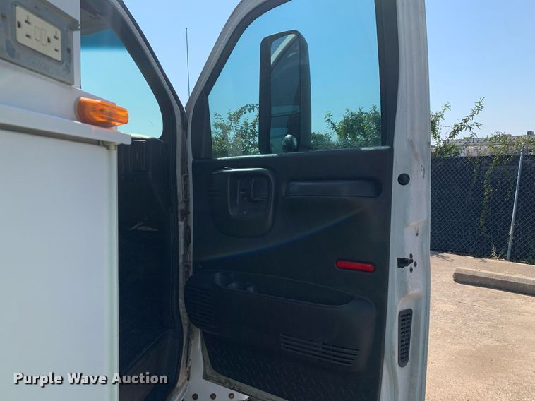 image for item DM1824 2007 Chevrolet  C4500 bucket truck