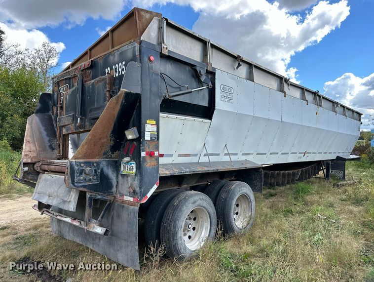 image for item DN0798 2012 Aulick live bottom trailer