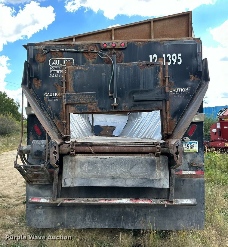 image for item DN0798 2012 Aulick live bottom trailer