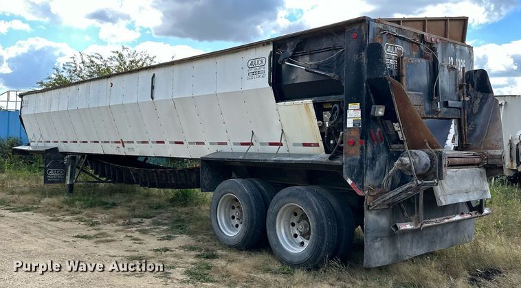 image for item DN0798 2012 Aulick live bottom trailer