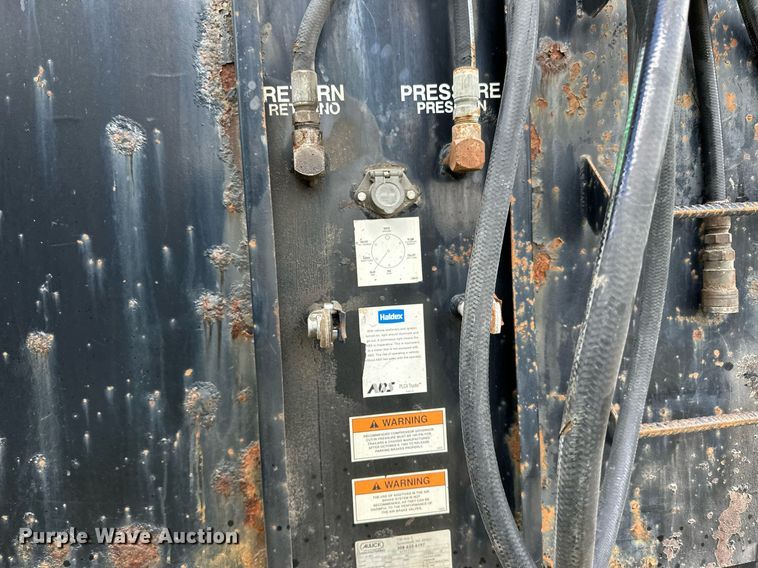 image for item DN0798 2012 Aulick live bottom trailer