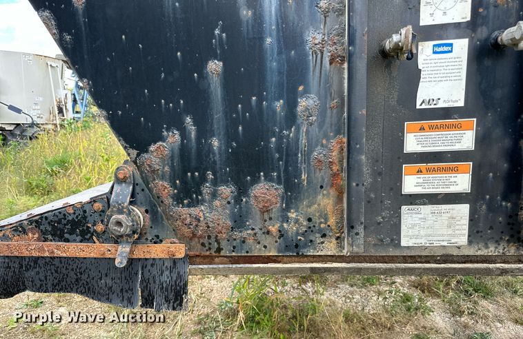 image for item DN0798 2012 Aulick live bottom trailer