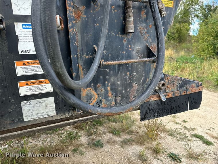 image for item DN0798 2012 Aulick live bottom trailer