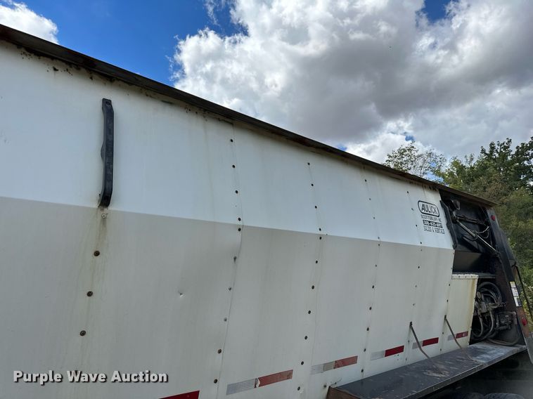 image for item DN0798 2012 Aulick live bottom trailer