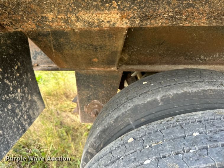 image for item DN0798 2012 Aulick live bottom trailer