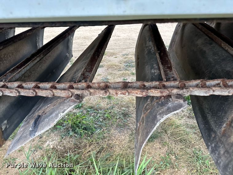 image for item DN0798 2012 Aulick live bottom trailer