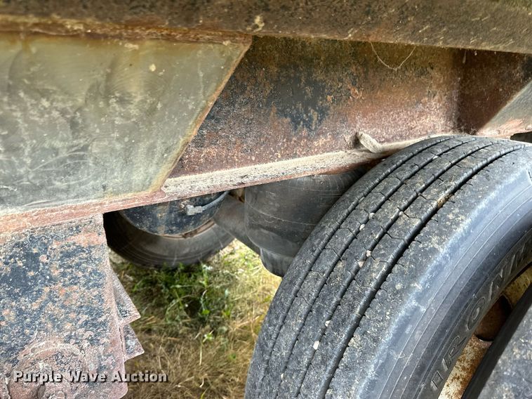 image for item DN0798 2012 Aulick live bottom trailer