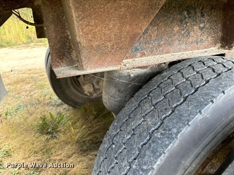 image for item DN0798 2012 Aulick live bottom trailer