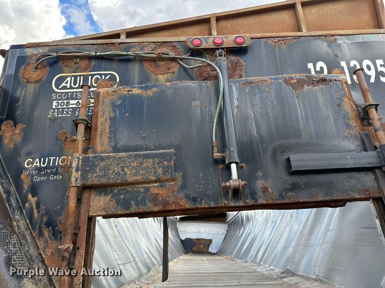 image for item DN0798 2012 Aulick live bottom trailer