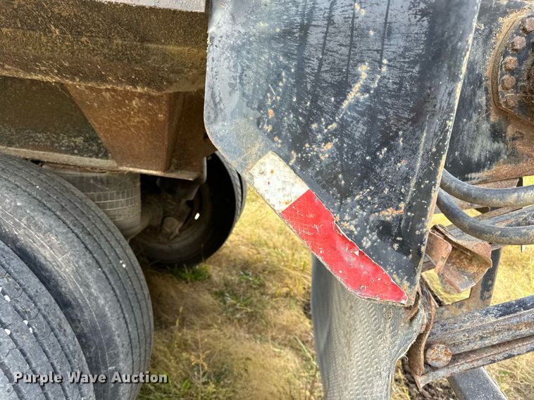 image for item DN0798 2012 Aulick live bottom trailer