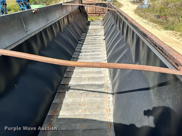 image for item DN0798 2012 Aulick live bottom trailer