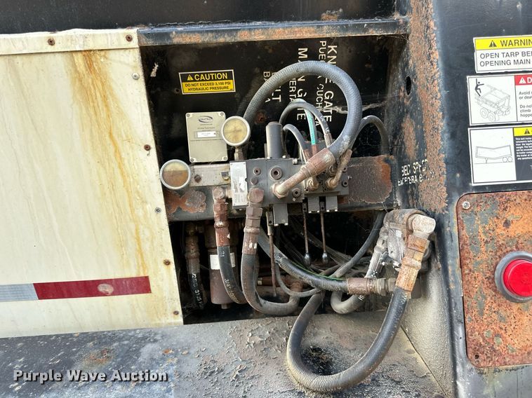 image for item DN0798 2012 Aulick live bottom trailer