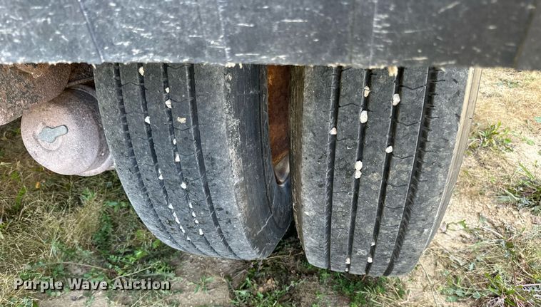 image for item DN0798 2012 Aulick live bottom trailer