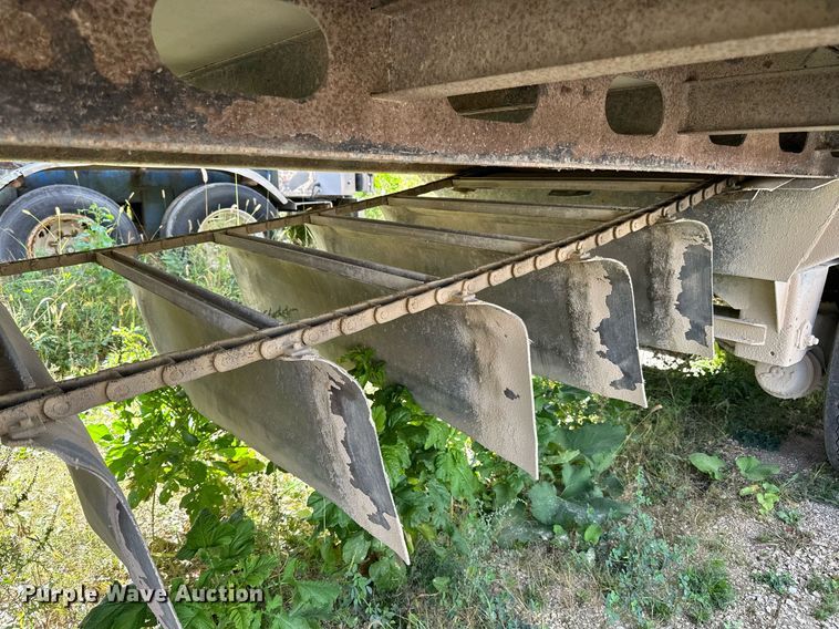 image for item DN0799 2015 Valley Farm Industries  Aulick live bottom trailer