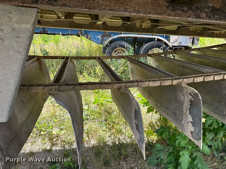 image for item DN0799 2015 Valley Farm Industries  Aulick live bottom trailer