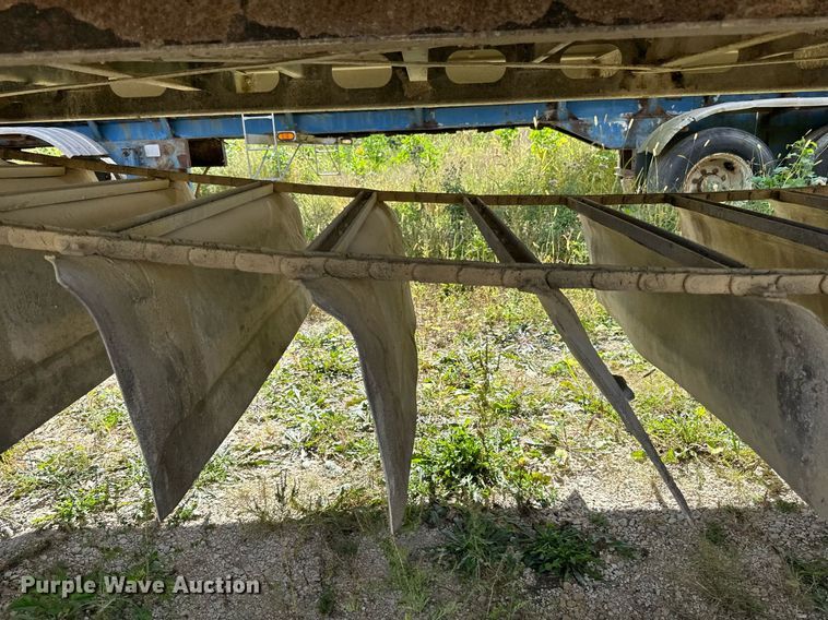 image for item DN0799 2015 Valley Farm Industries  Aulick live bottom trailer
