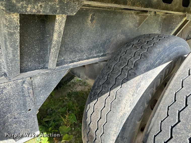 image for item DN0799 2015 Valley Farm Industries  Aulick live bottom trailer